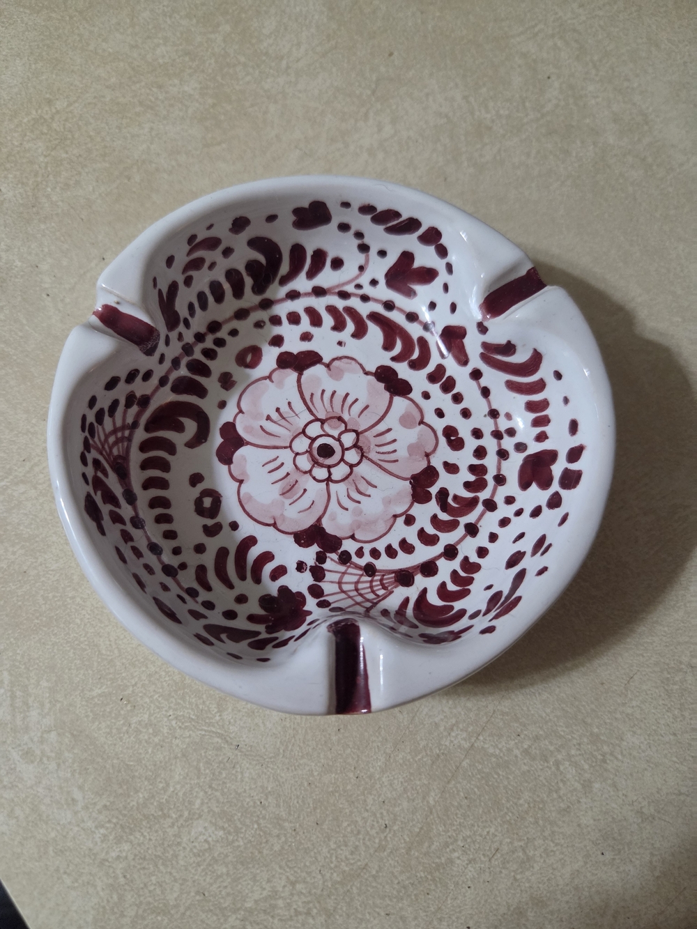 Vintage Italian Majolica Red Arabesco Ashtray - Hand-Painted Ceramic Trinket Dis